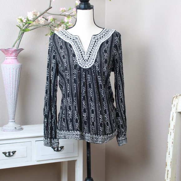 Lucky Brand Tops - Clearance☀️Lucky Brand Embroidered NWOT Size L